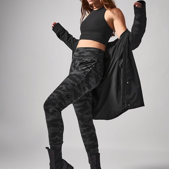 Athleta Salutation Jogger Camo - Picture 2 of 6